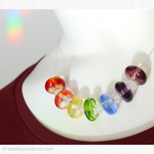 Ketting met handgemaakte glazen kralen regenboog