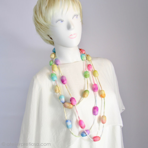 Ketting in pastelkleuren
