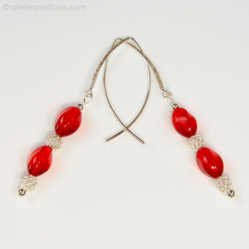 Oorbellen in rood en zilver