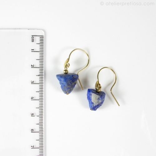 Oorbellen met ruwe lapis