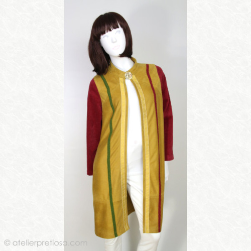 Lange jas in gouden kleuren