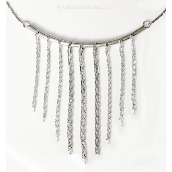 Ketting met een zilveren waterval (1)
